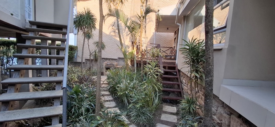 7 Bedroom Property for Sale in Bonza Bay Eastern Cape